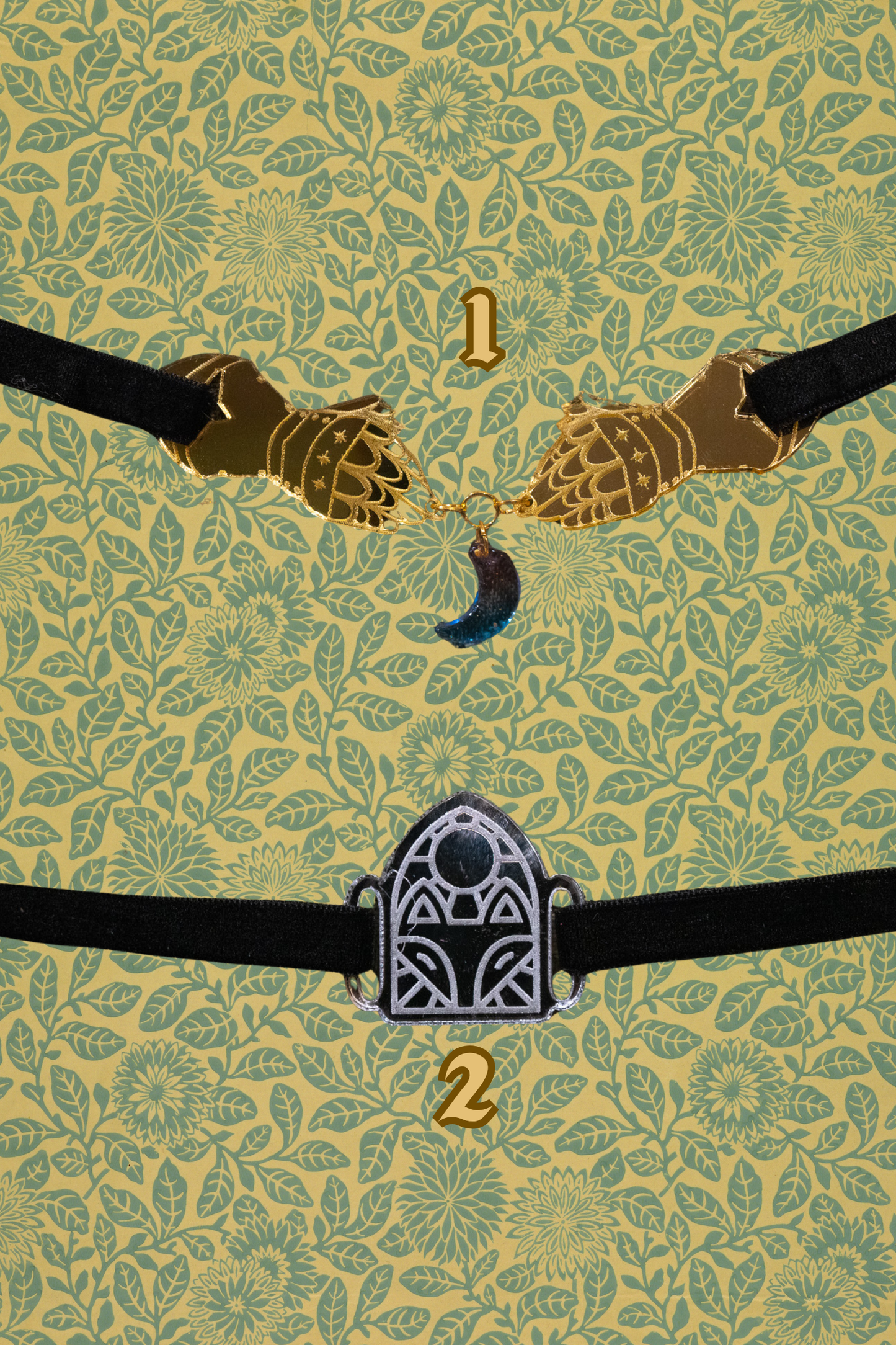 The Knight's Trinket Choker - Black