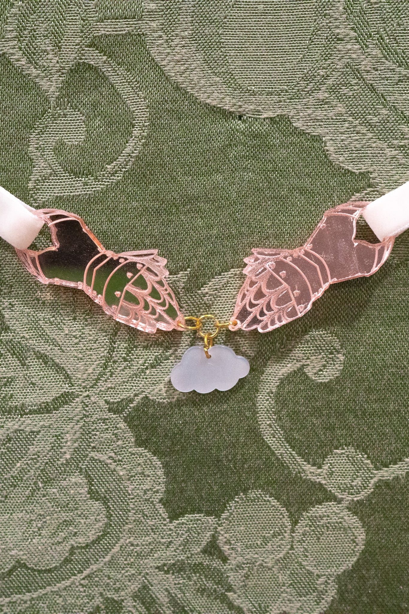 The Knight's Trinket Choker - White