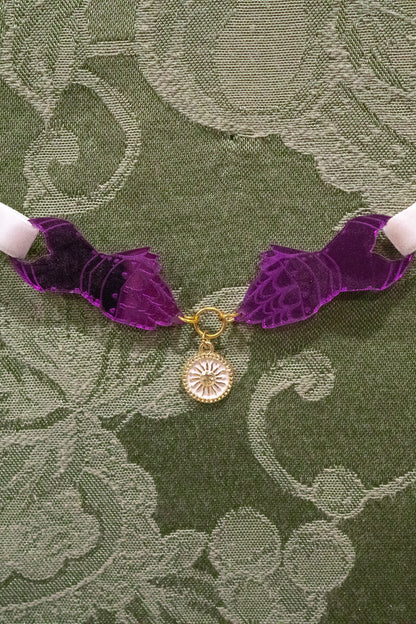 The Knight's Trinket Choker - White