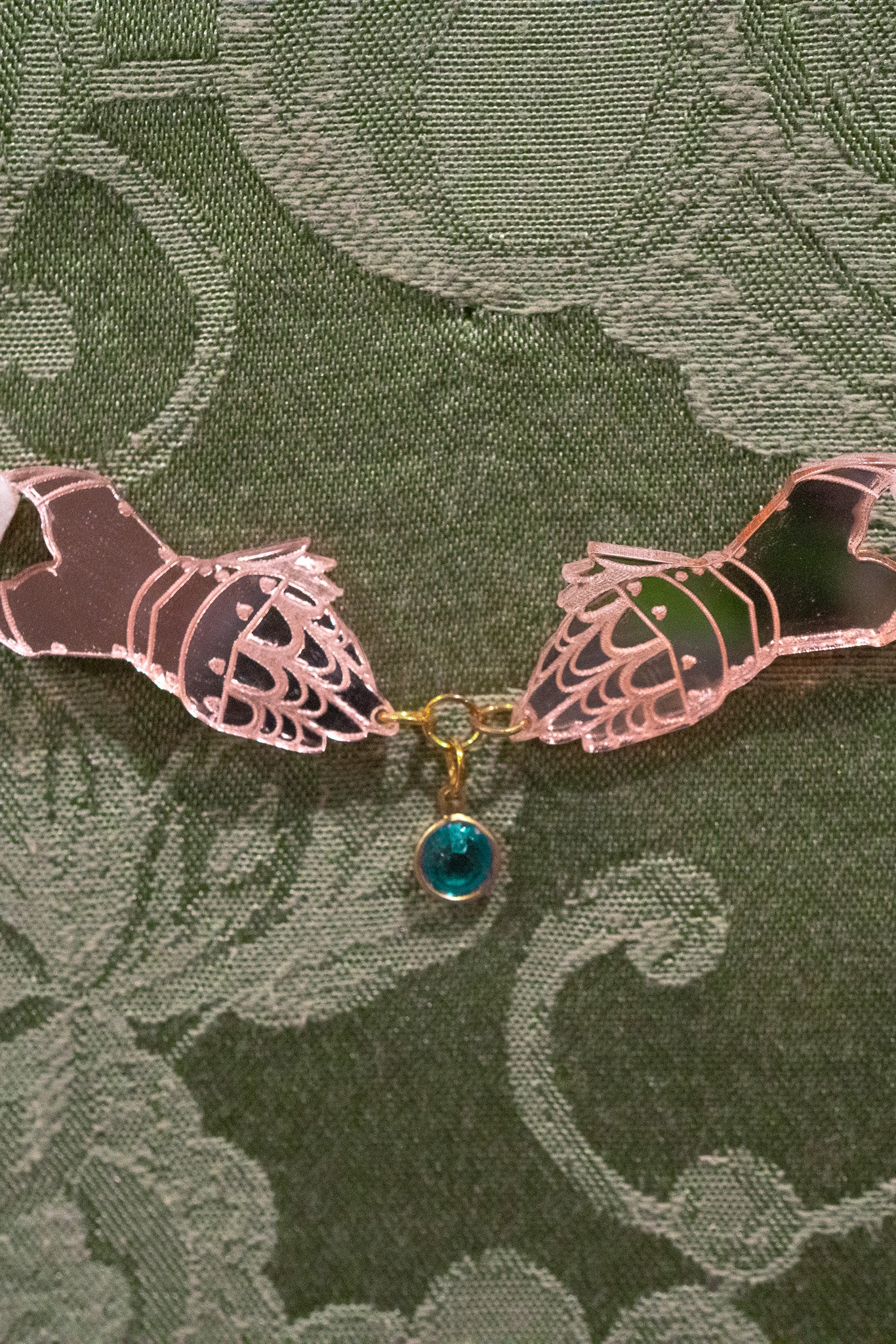 The Knight's Trinket Choker - White