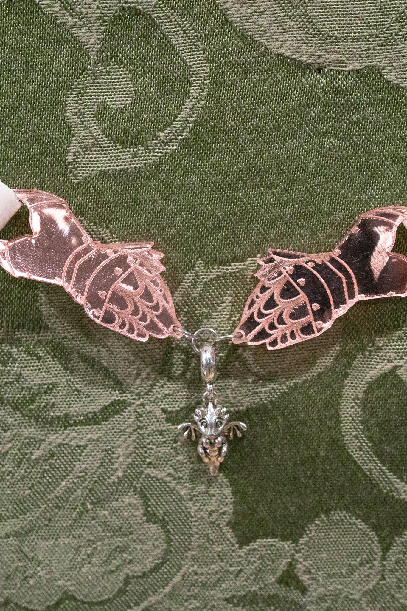 The Knight's Trinket Choker - White