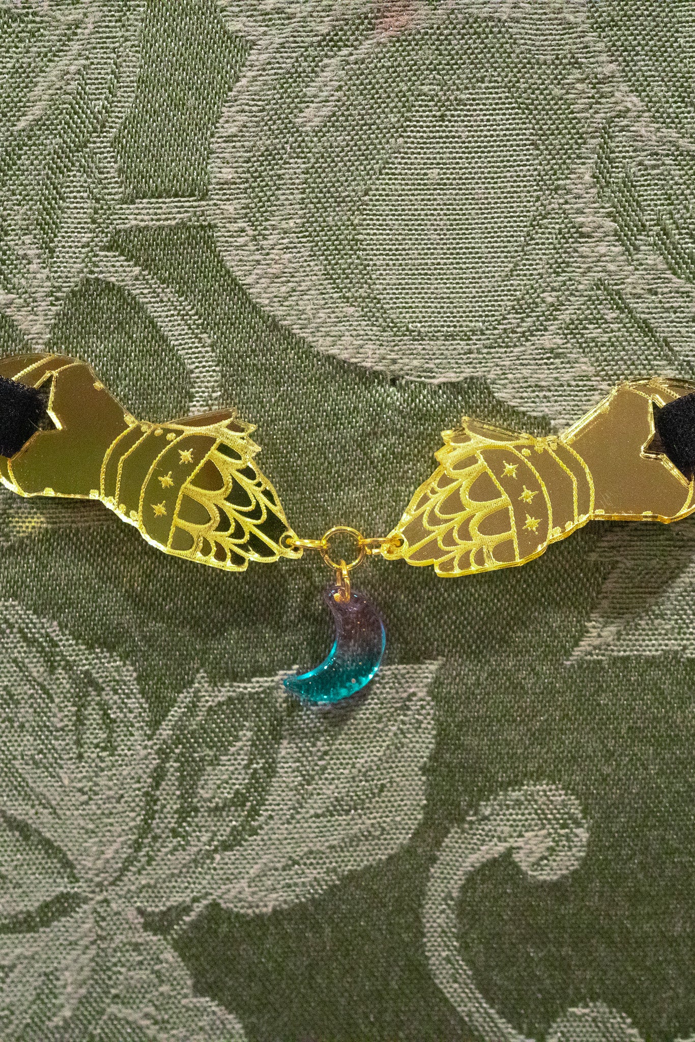 The Knight's Trinket Choker - Black