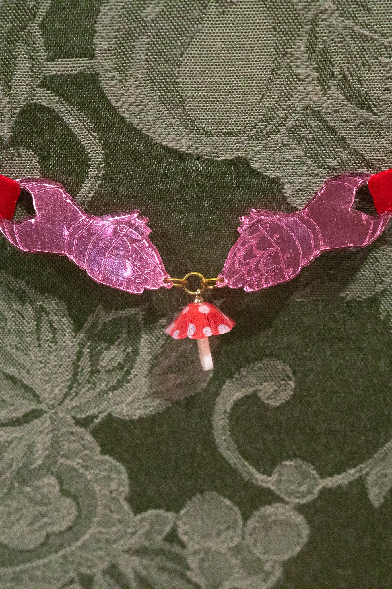 The Knight's Trinket Choker - Red