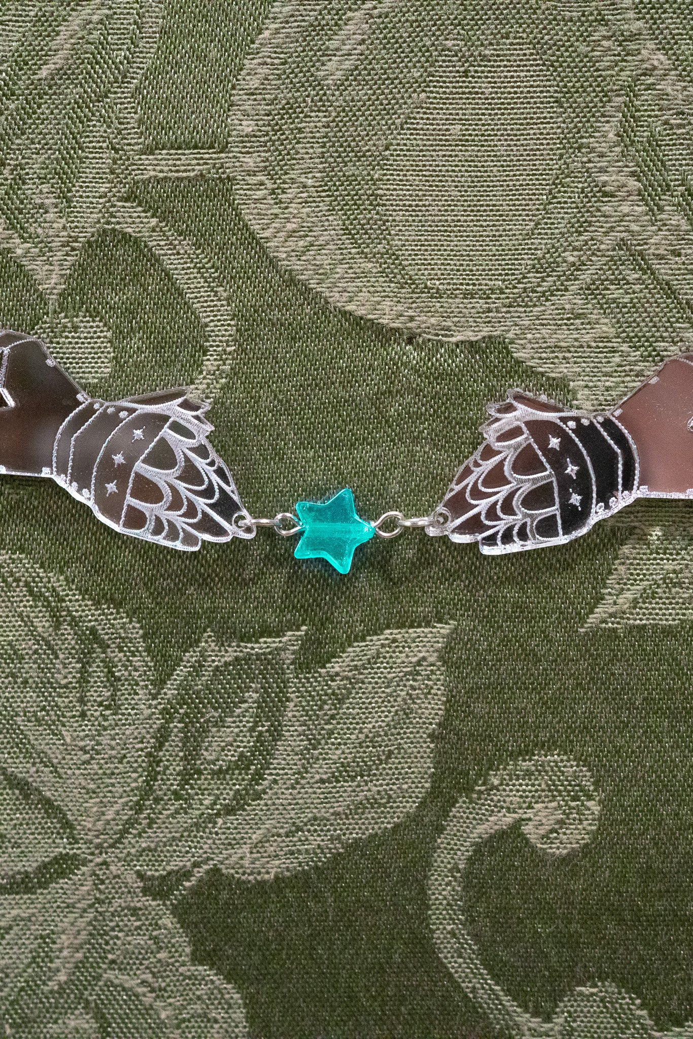 The Knight's Trinket Choker - Red