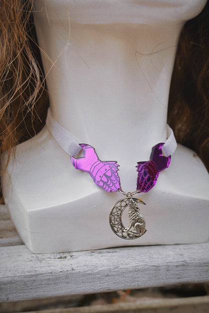 The Knight's Trinket Choker - White